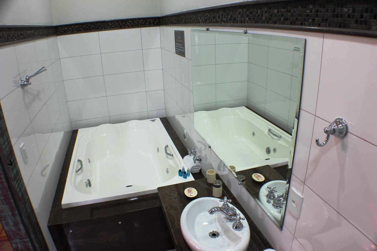 Pousada Monsenhor Vicente Pitangui (Minas Gerais) Ngoại thất bức ảnh