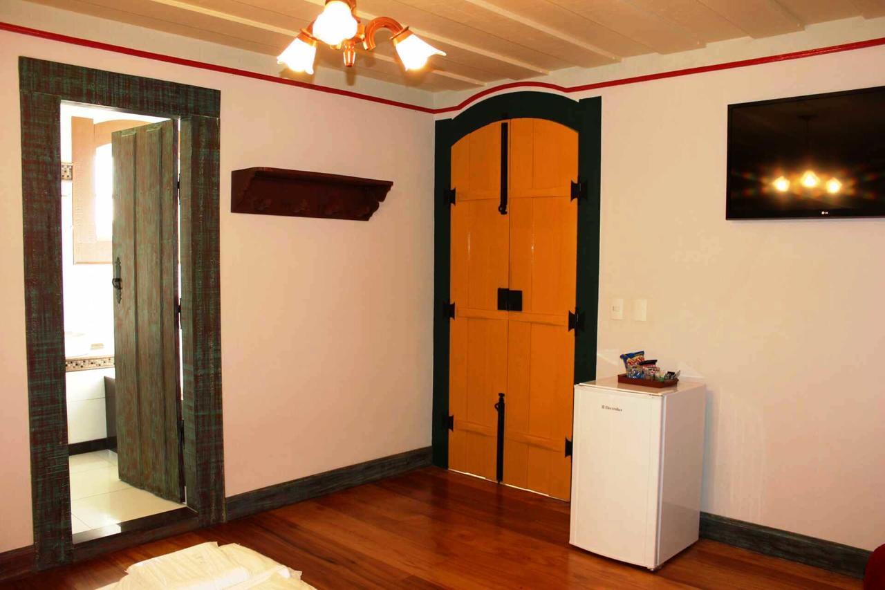 Pousada Monsenhor Vicente Pitangui (Minas Gerais) Ngoại thất bức ảnh